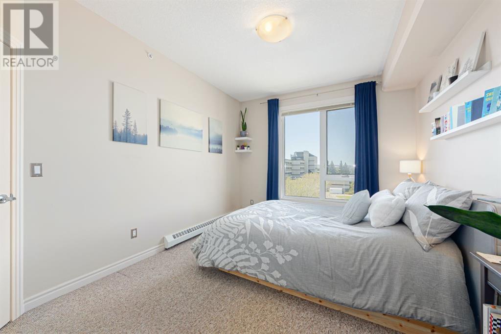 Single Family House for Sale in    Avenue NW Varsity Calgary 