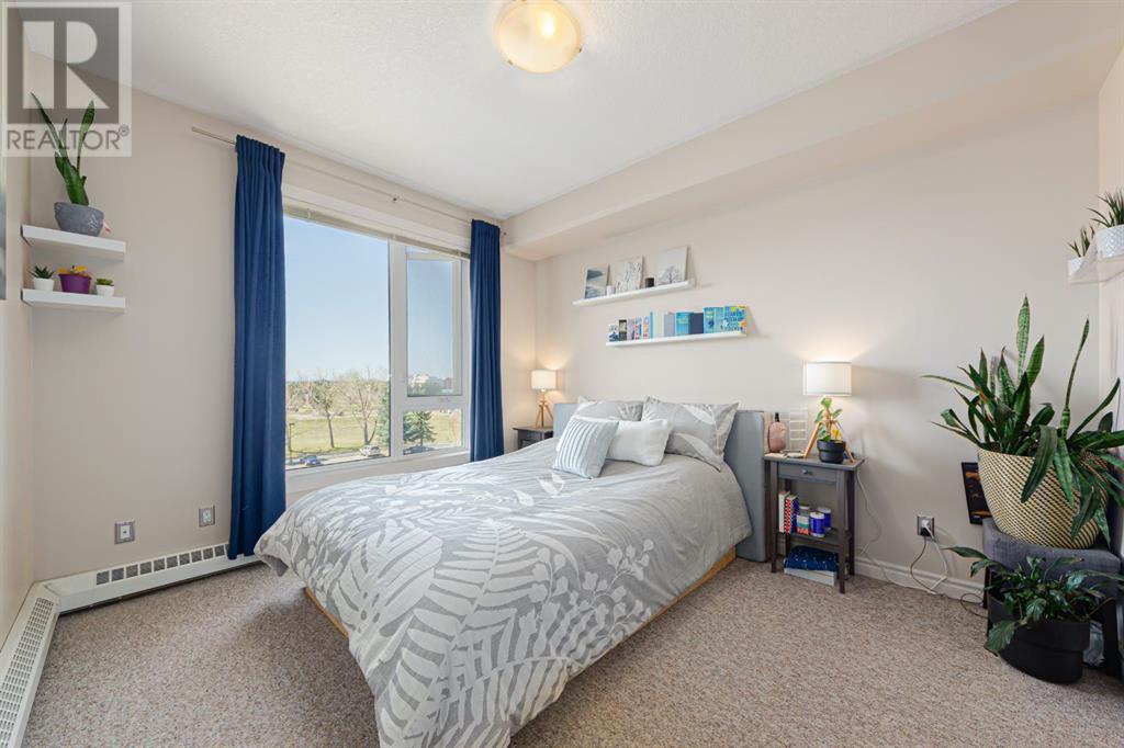 Single Family House for Sale in    Avenue NW Varsity Calgary 