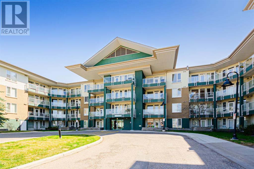 Single Family House for Sale in    Avenue NW Varsity Calgary 