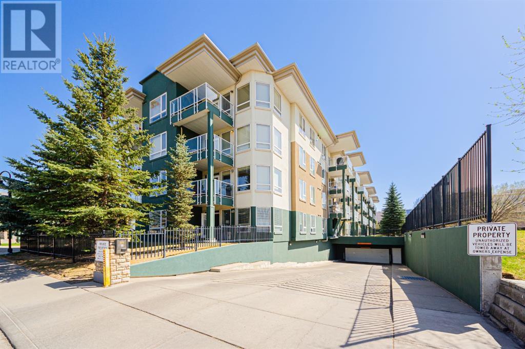 Single Family House for Sale in    Avenue NW Varsity Calgary 