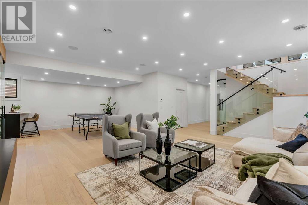 Single Family House for Sale in   Avenue NW West Hillhurst Calgary 
