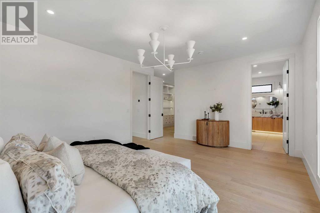 Single Family House for Sale in   Avenue NW West Hillhurst Calgary 