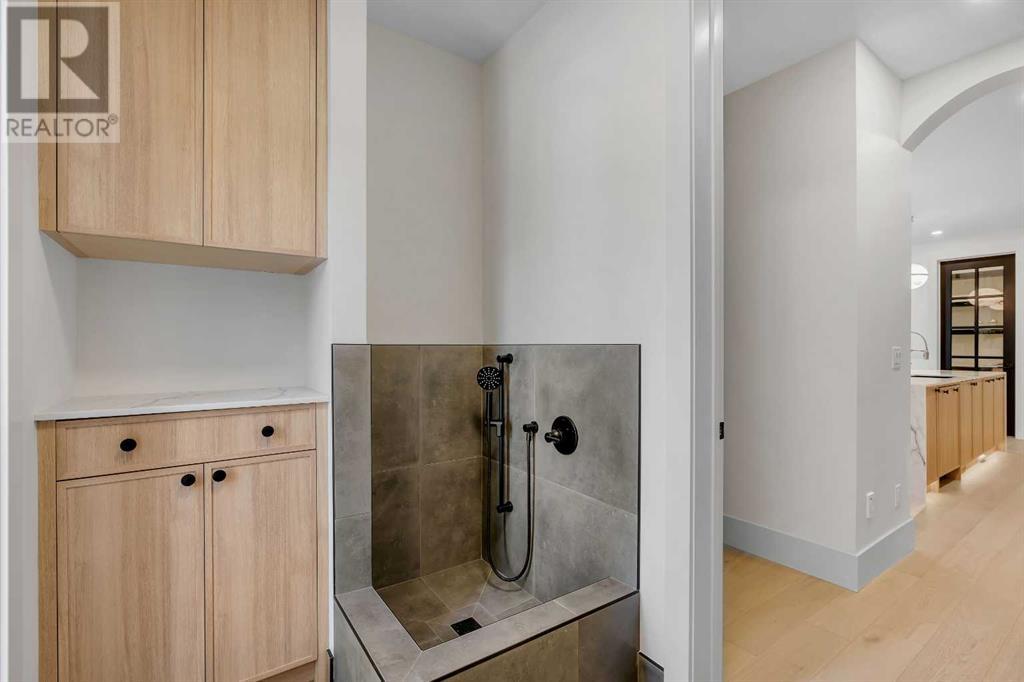 Single Family House for Sale in   Avenue NW West Hillhurst Calgary 