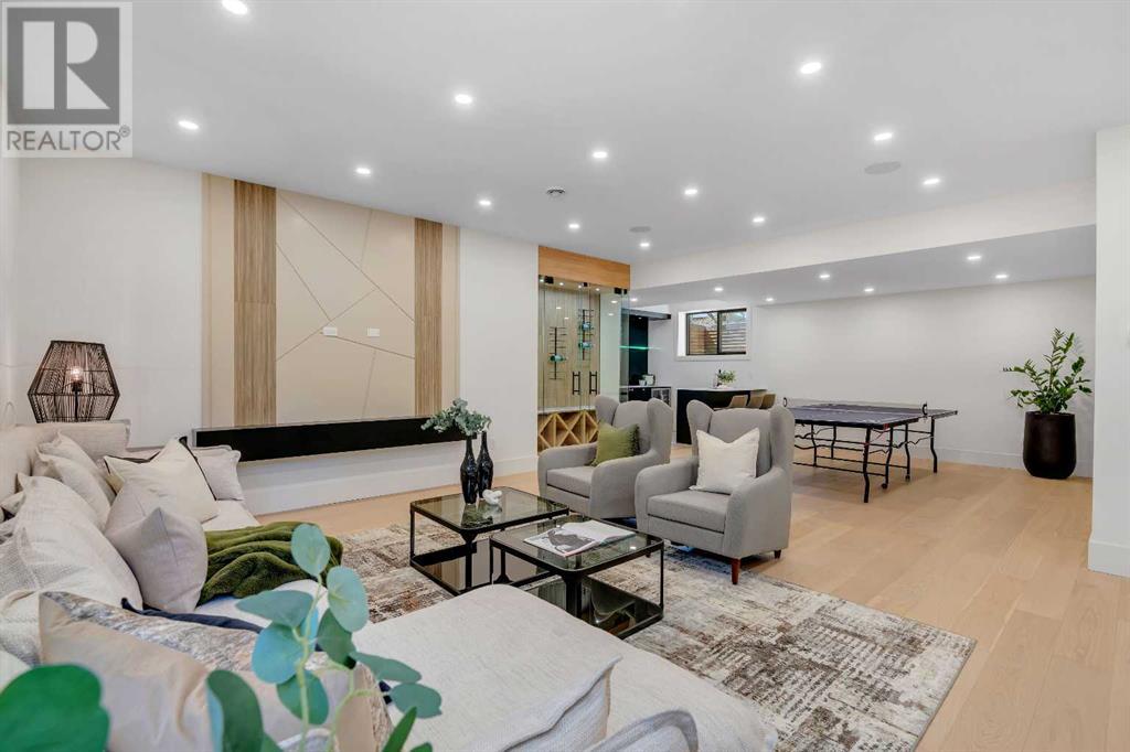 Single Family House for Sale in   Avenue NW West Hillhurst Calgary 