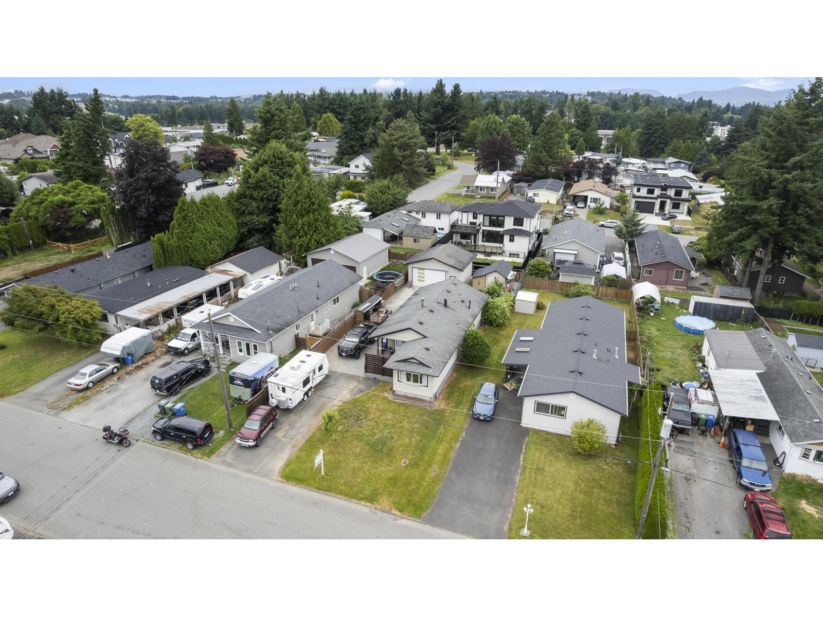 Photo 31 of 31573 Lombard Avenue, Abbotsford BC