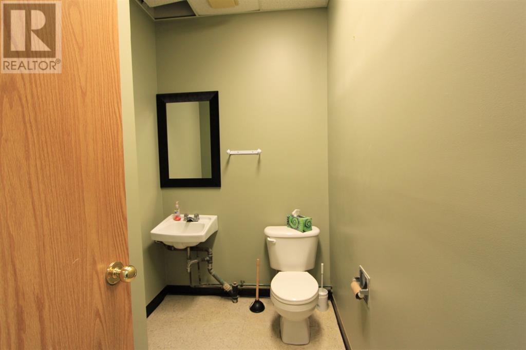 Photo 17 of 124 4402 52 Avenue, Lloydminster AB