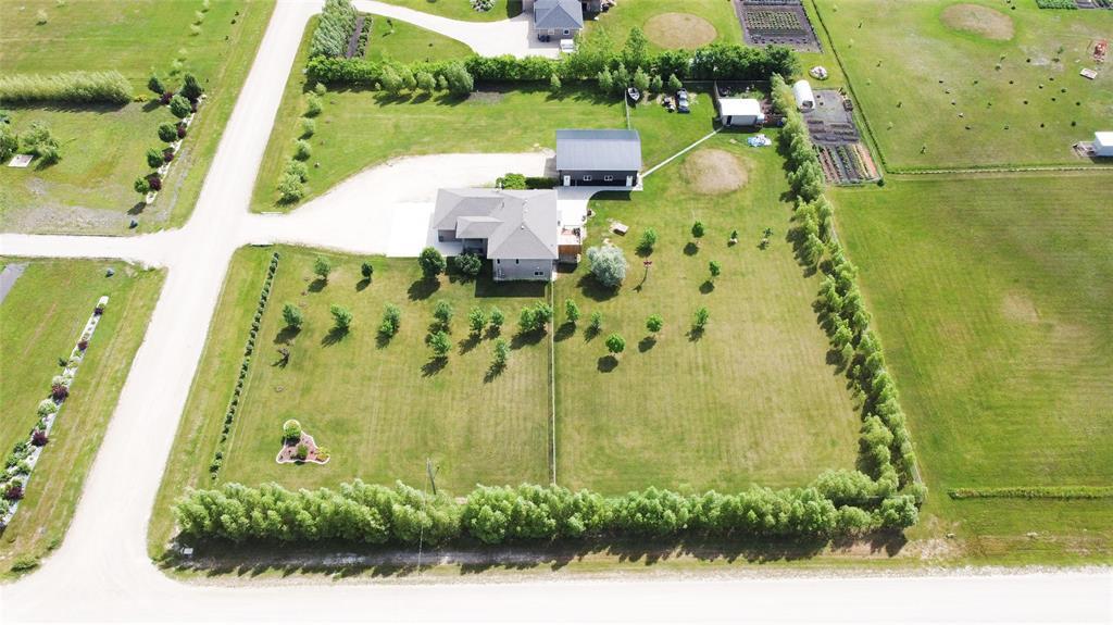 Photo 8 of 20 Pauls Lane E, Mitchell MB