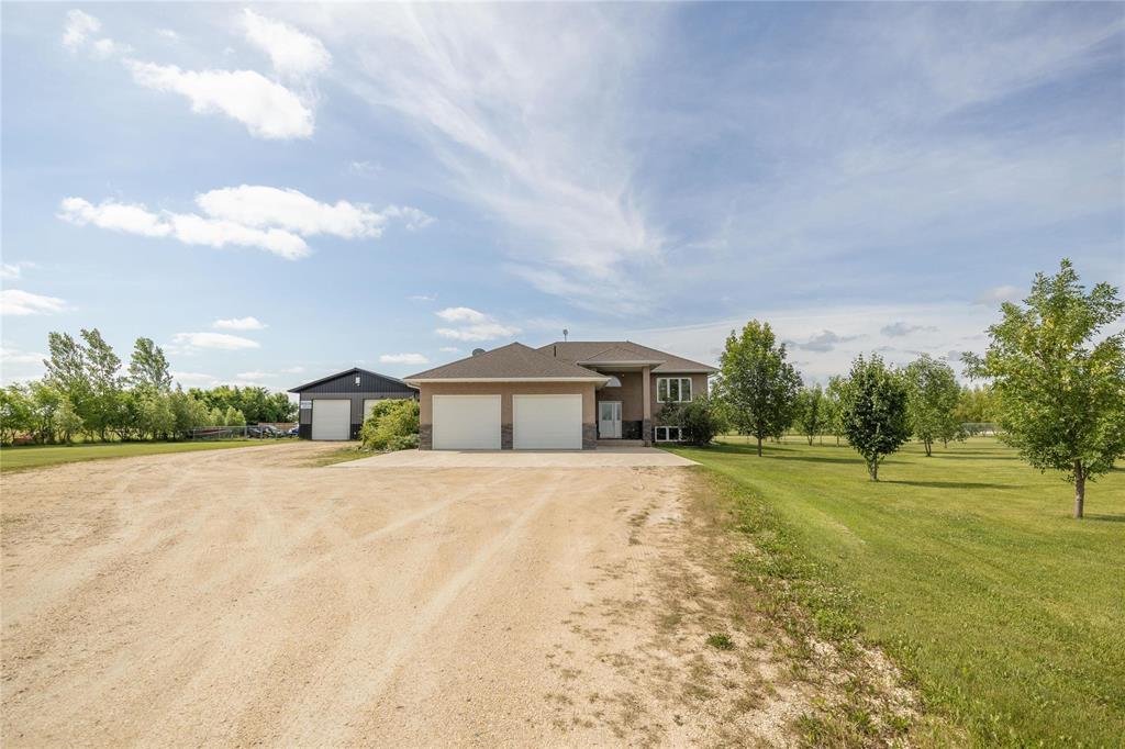 Photo 25 of 20 Pauls Lane E, Mitchell MB