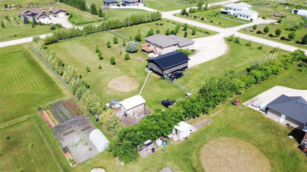 Photo 30 of 20 Pauls Lane E, Mitchell MB