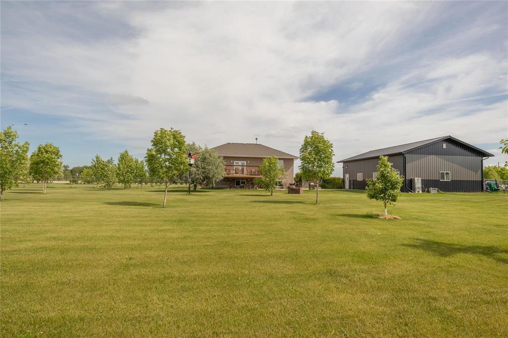 Photo 27 of 20 Pauls Lane E, Mitchell MB