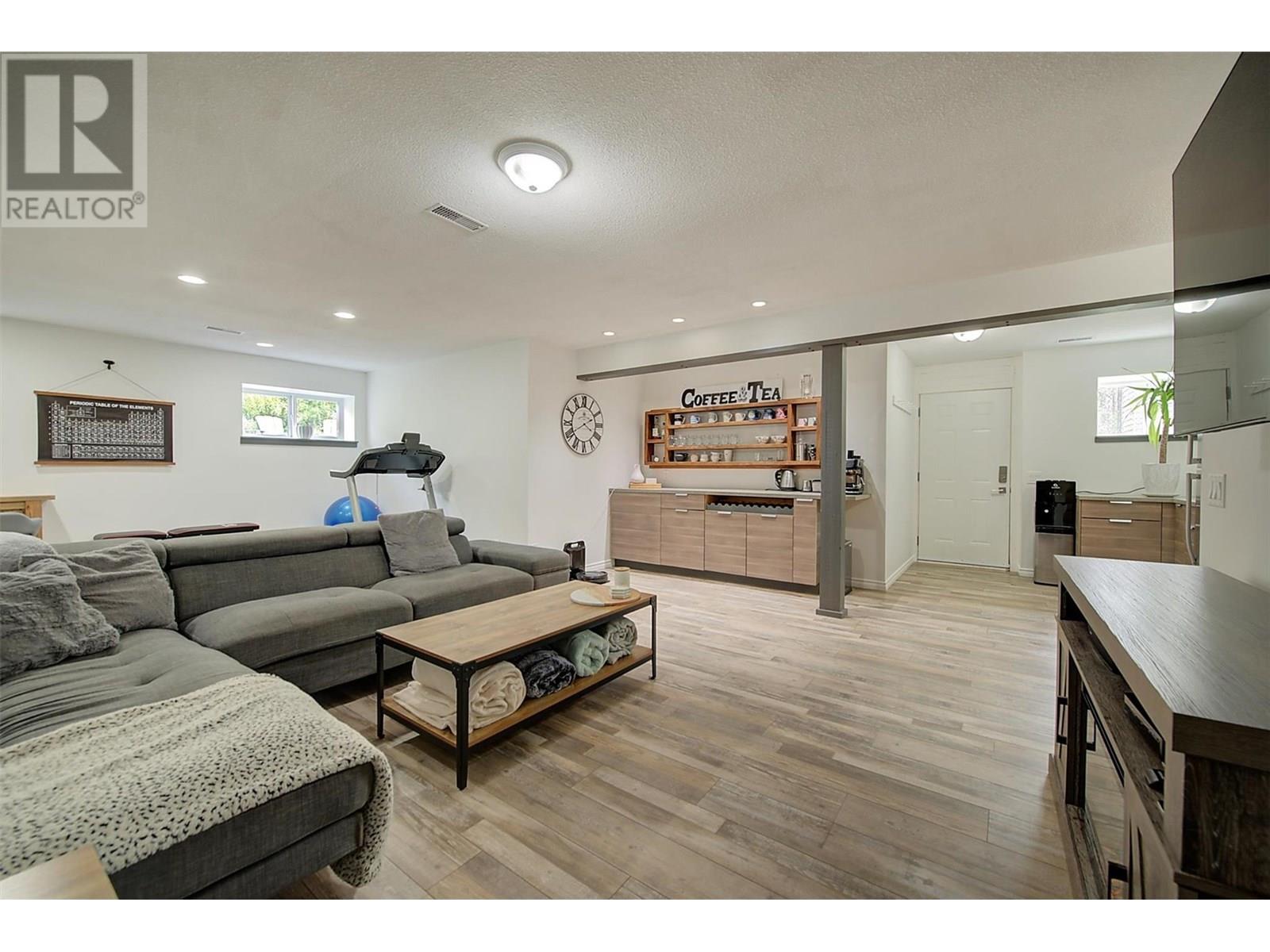  575 Galbraith Court, Kelowna