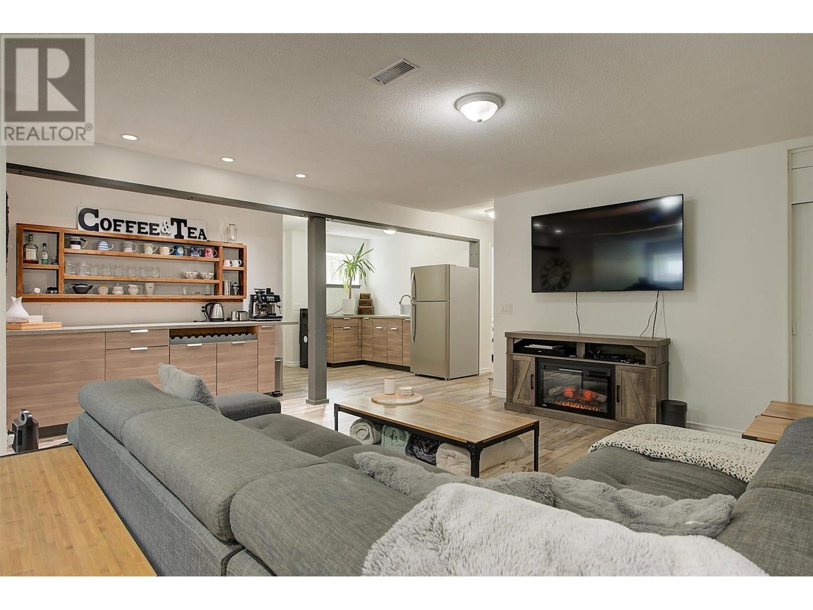  575 Galbraith Court, Kelowna