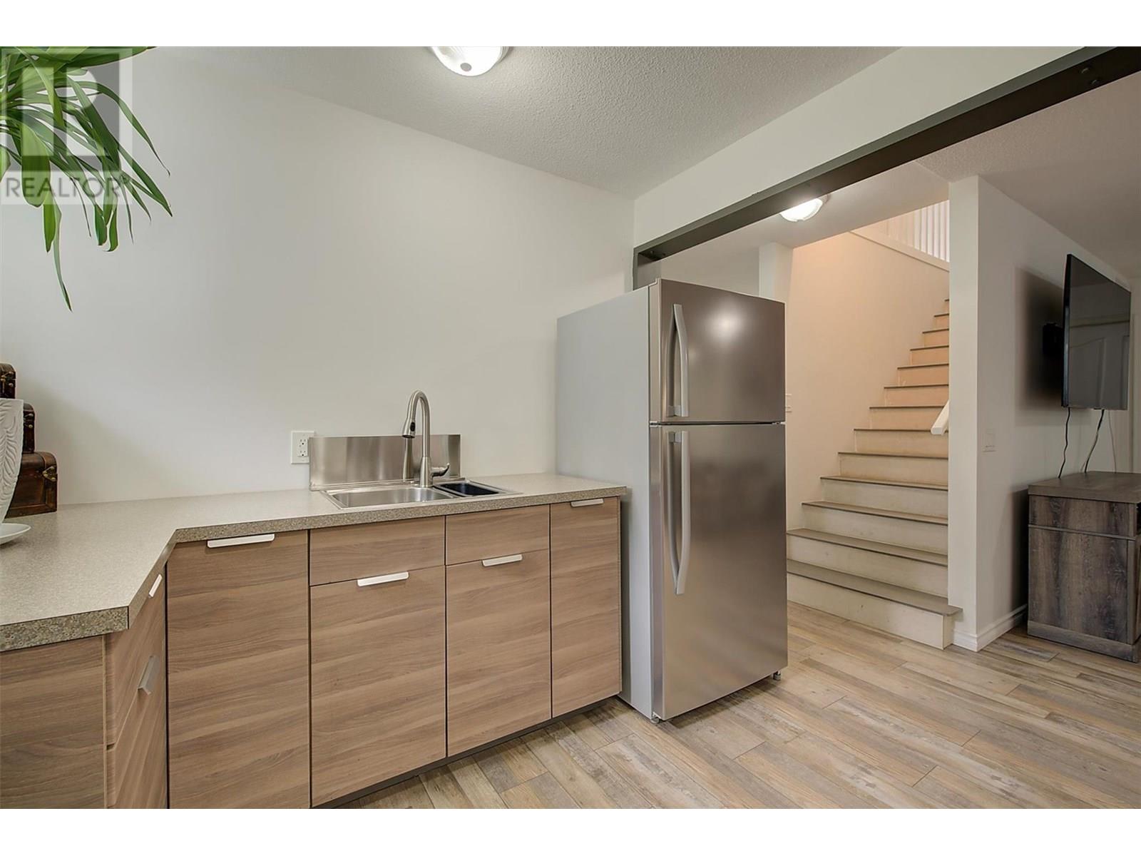  575 Galbraith Court, Kelowna