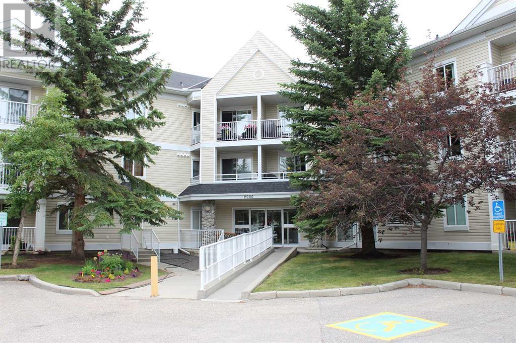 Single Family House for Sale in   Chaparral Ridge Drive SE Chaparral Calgary 