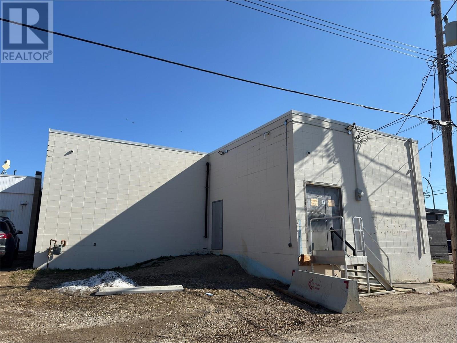 Photo 8 of 1021 103 Avenue, Dawson Creek BC