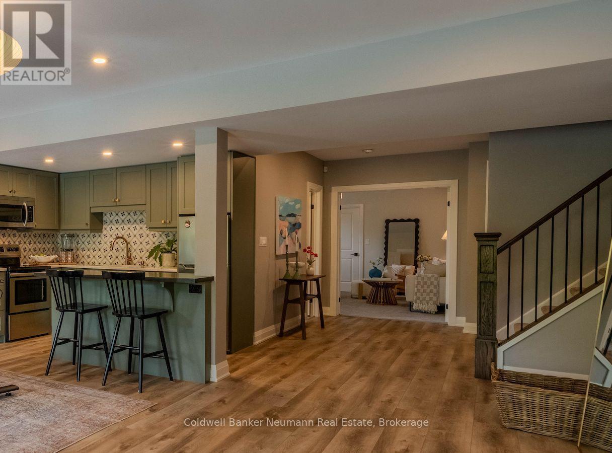 Photo 38 of 22 Hilltop Road, Guelph ON