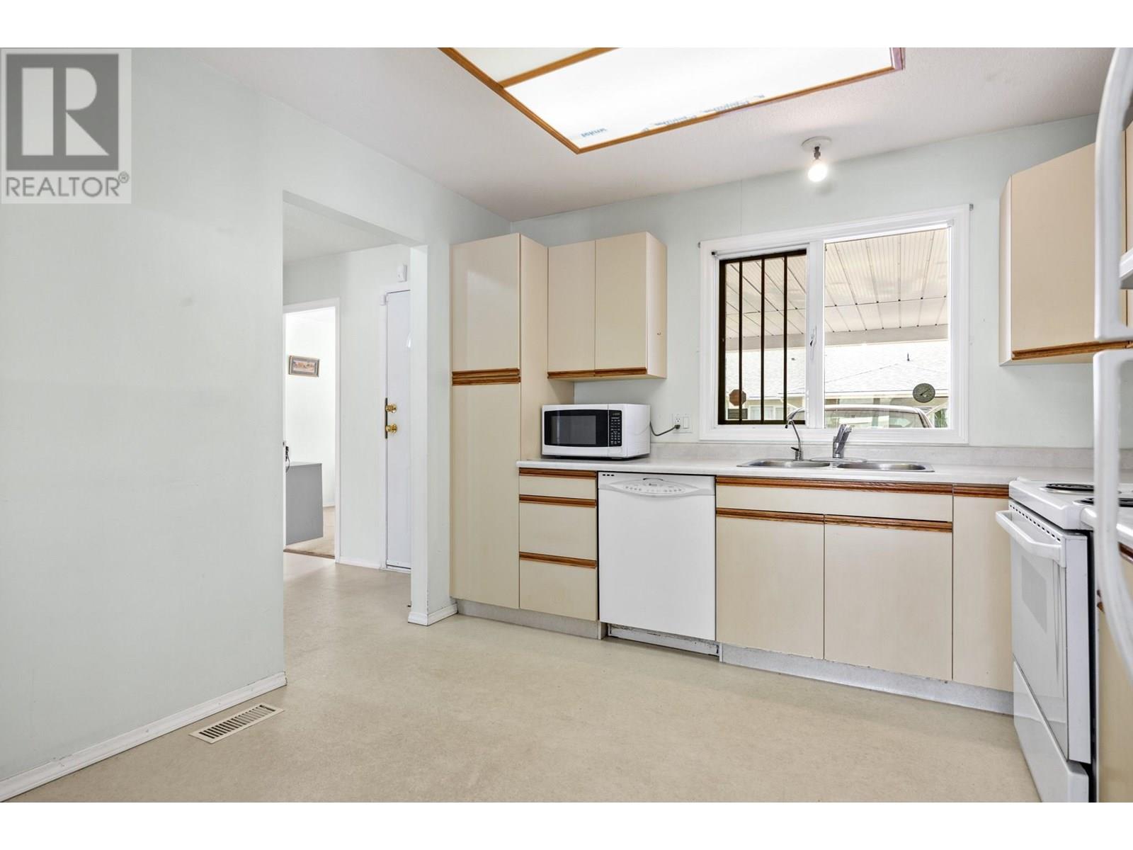 55 3900 27 Avenue, Vernon