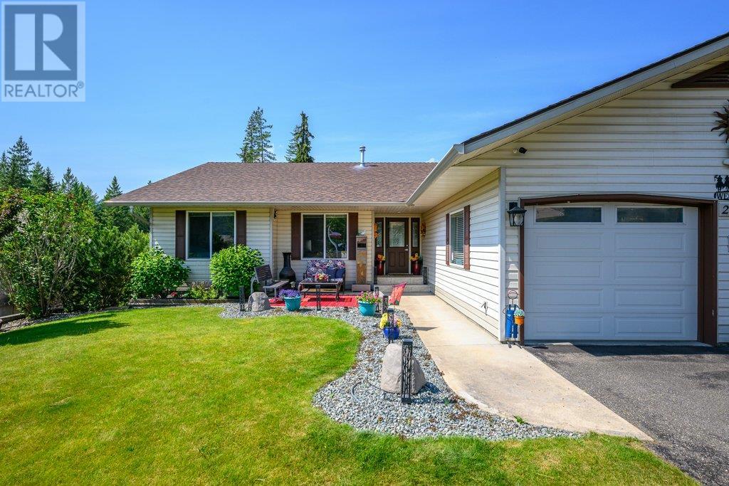 Photo 2 of 2784 Golf Course Drive, Blind Bay BC