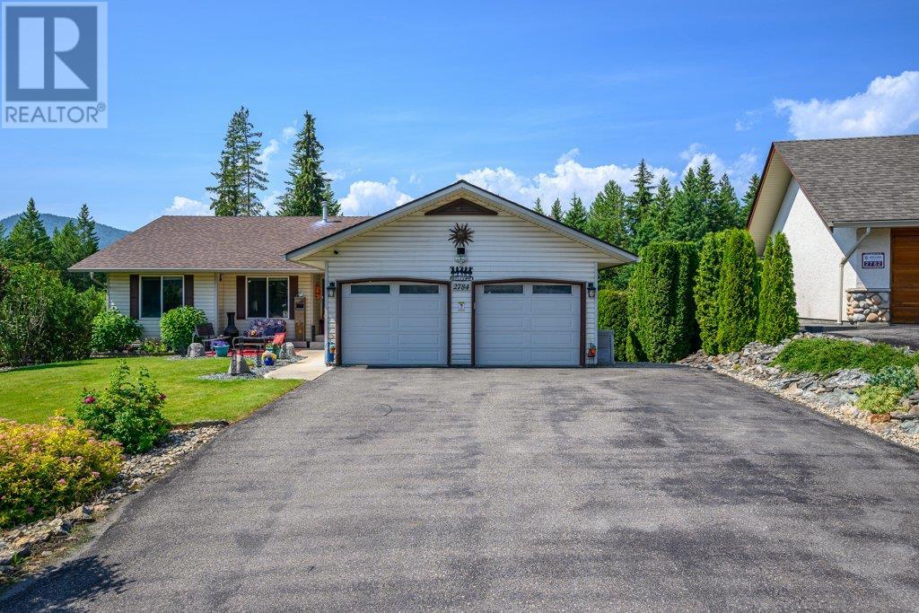 Photo 4 of 2784 Golf Course Drive, Blind Bay BC