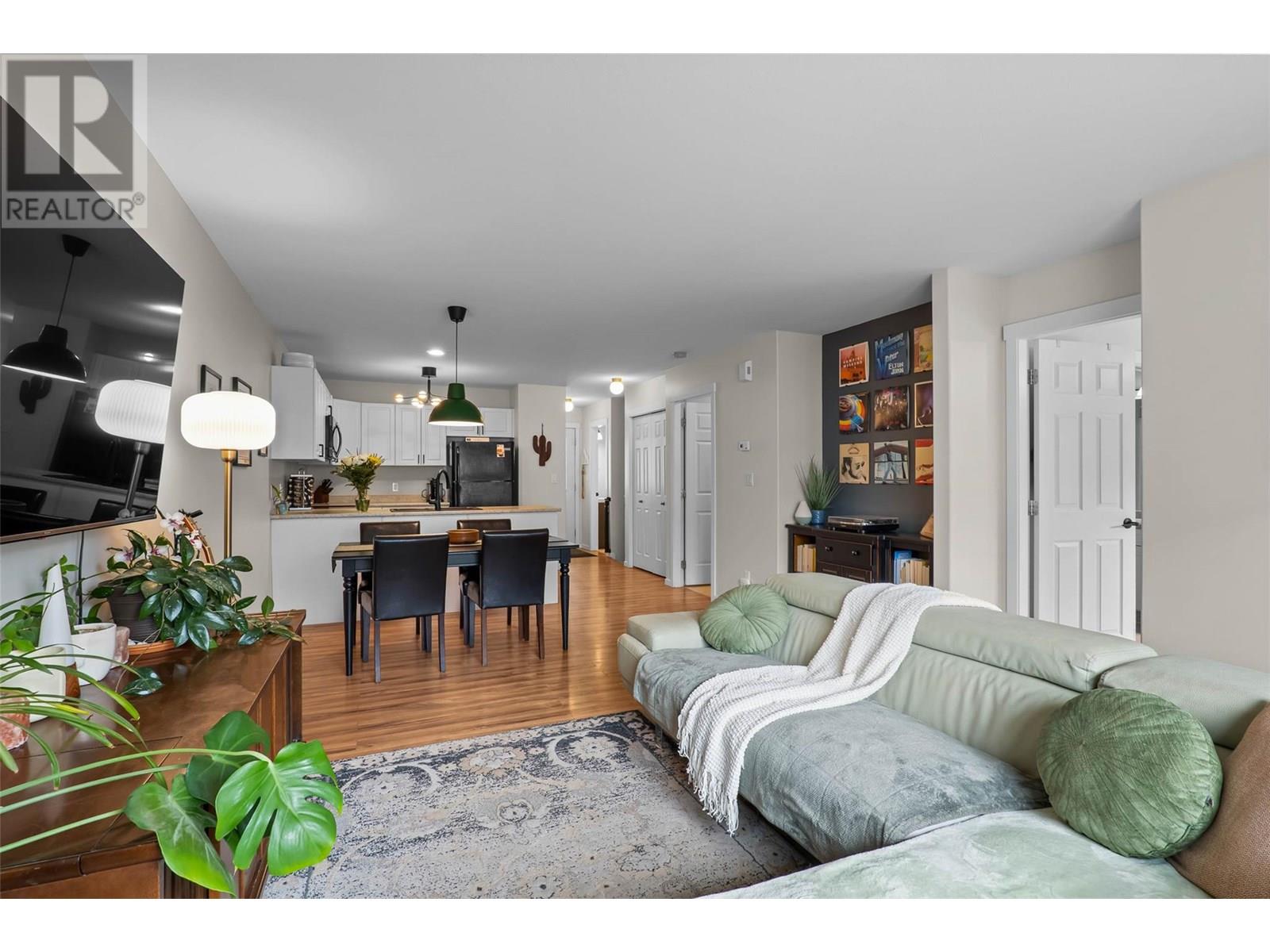 #27 5200 DALLAS DRIVE - Image 12