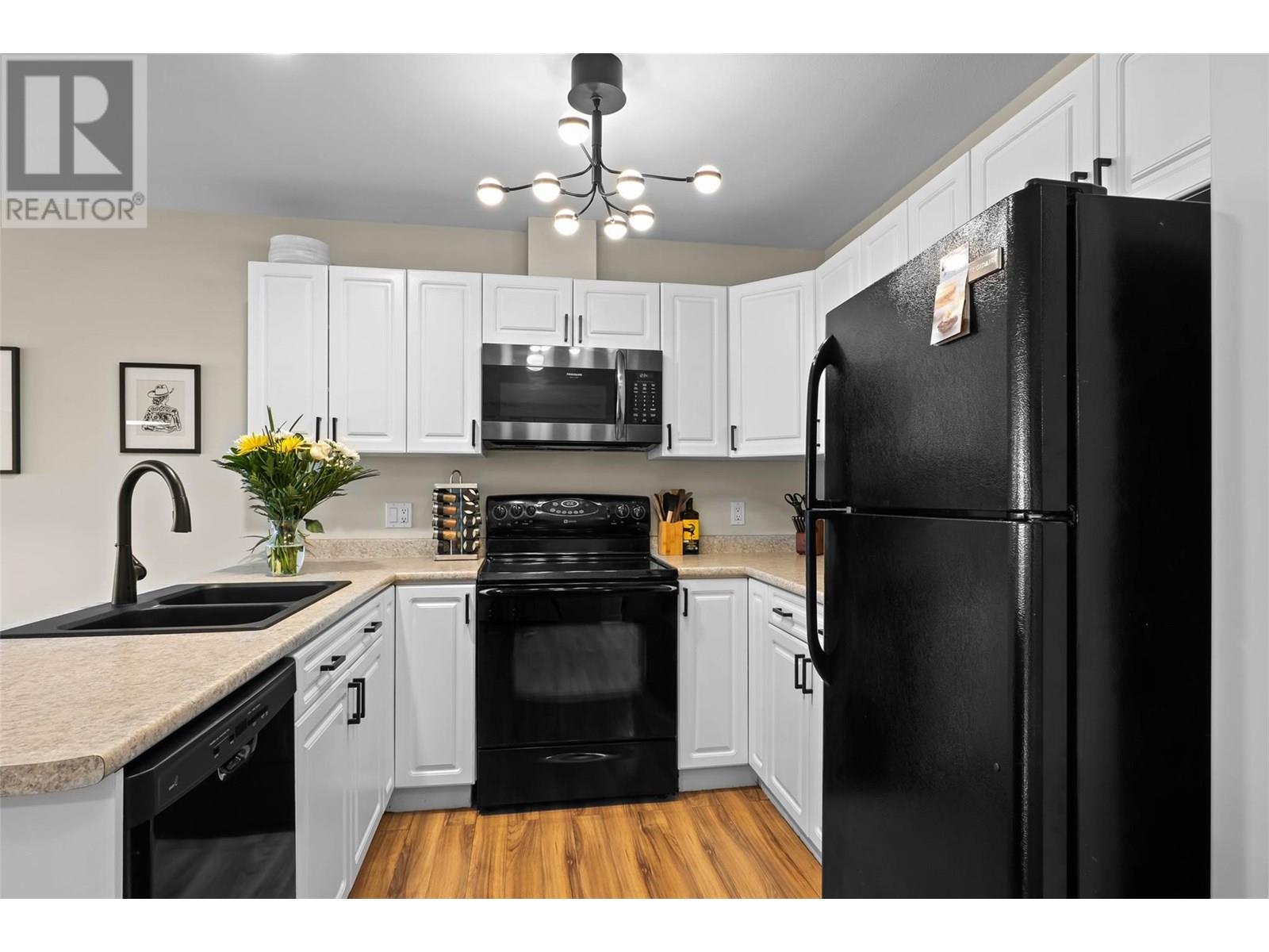 #27 5200 DALLAS DRIVE - Image 5