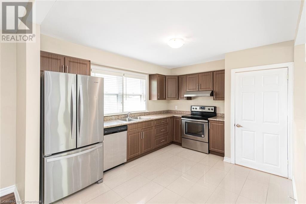 Photo 17 of 2278 Mount Forest Drive, Burlington ON
