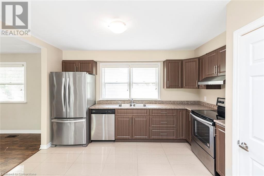 Photo 15 of 2278 Mount Forest Drive, Burlington ON