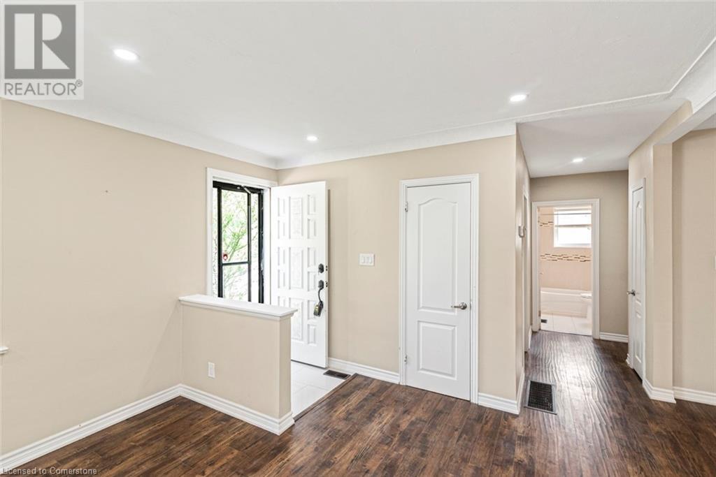 Photo 5 of 2278 Mount Forest Drive, Burlington ON