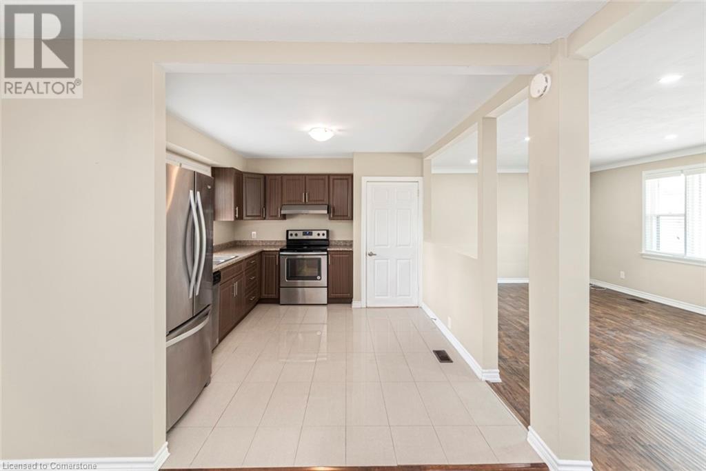 Photo 13 of 2278 Mount Forest Drive, Burlington ON