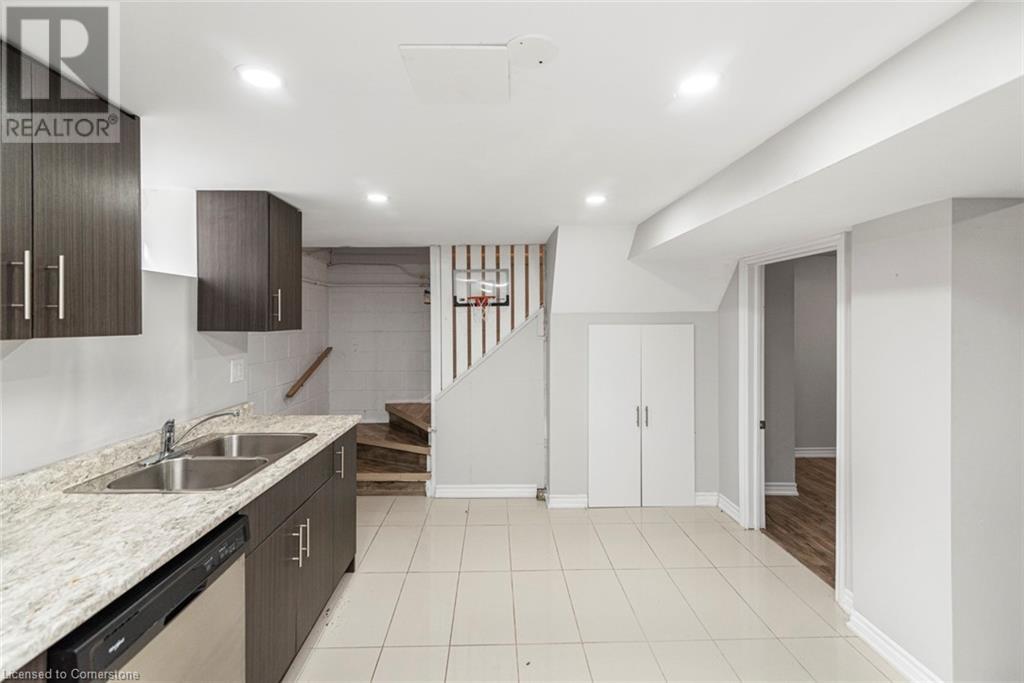 Photo 42 of 2278 Mount Forest Drive, Burlington ON