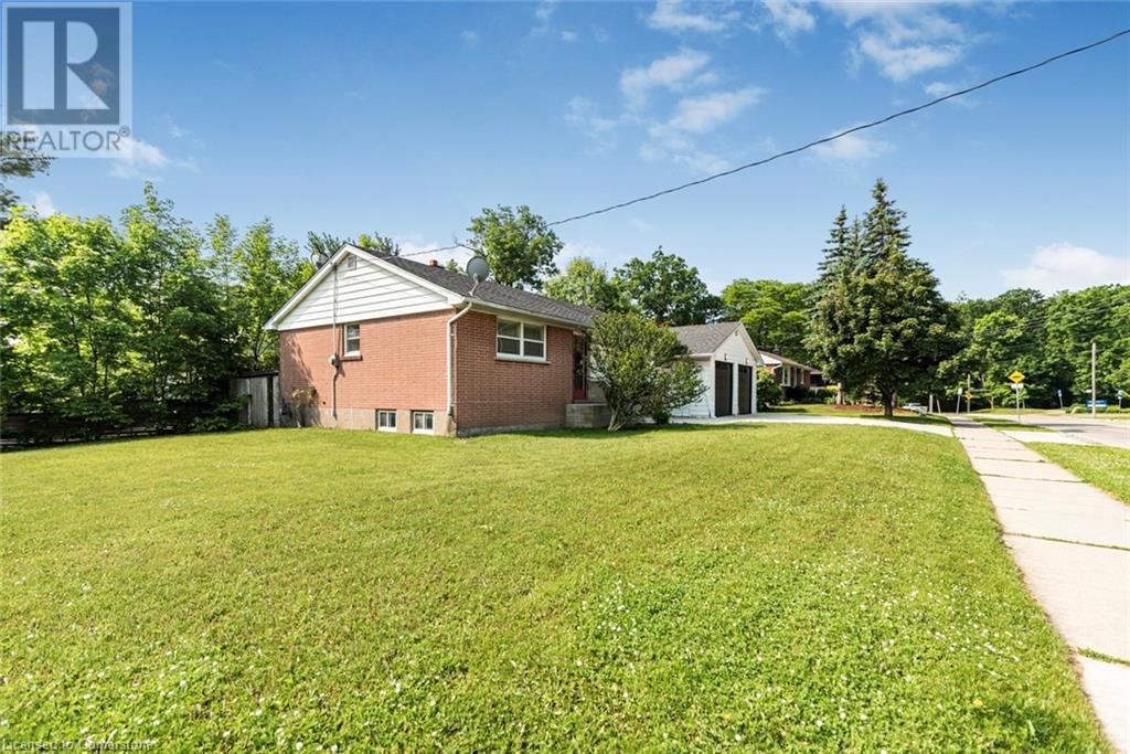 Photo 2 of 2278 Mount Forest Drive, Burlington ON