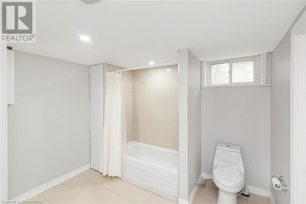 Photo 31 of 2278 Mount Forest Drive, Burlington ON