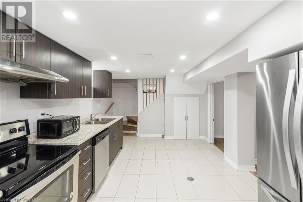 Photo 39 of 2278 Mount Forest Drive, Burlington ON