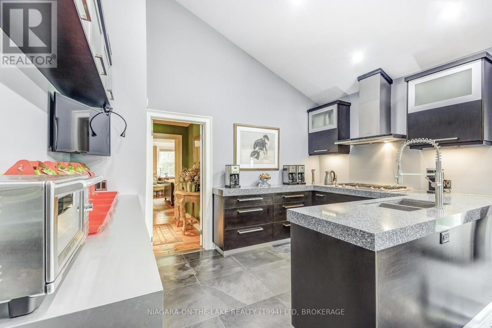 Photo 39 of 28 Prideaux Street, Niagaraonthelake ON