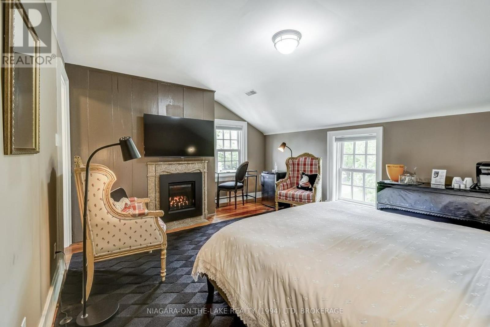 Photo 44 of 28 Prideaux Street, Niagaraonthelake ON