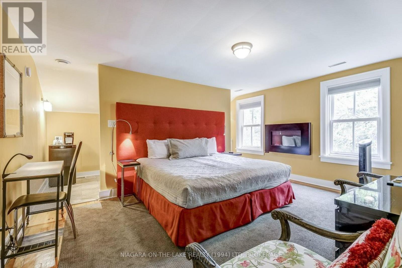 Photo 38 of 28 Prideaux Street, Niagaraonthelake ON