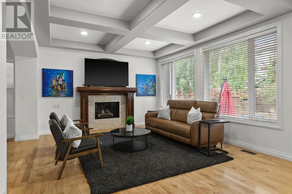 Single Family House for Sale in  Cougar Plateau Circle SW Cougar Ridge Calgary 