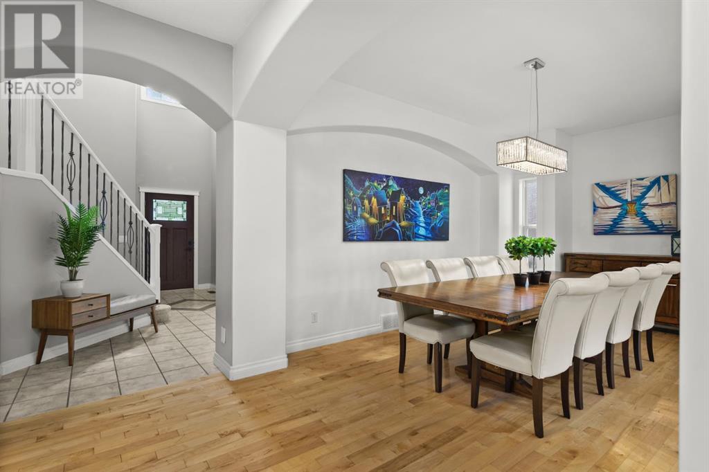Single Family House for Sale in  Cougar Plateau Circle SW Cougar Ridge Calgary 