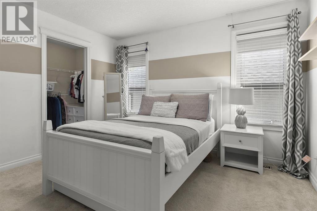 Single Family House for Sale in  Cougar Plateau Circle SW Cougar Ridge Calgary 