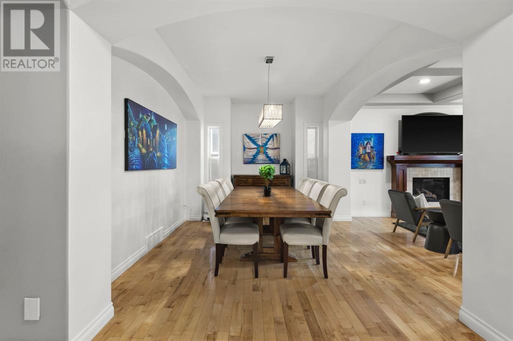 Single Family House for Sale in  Cougar Plateau Circle SW Cougar Ridge Calgary 