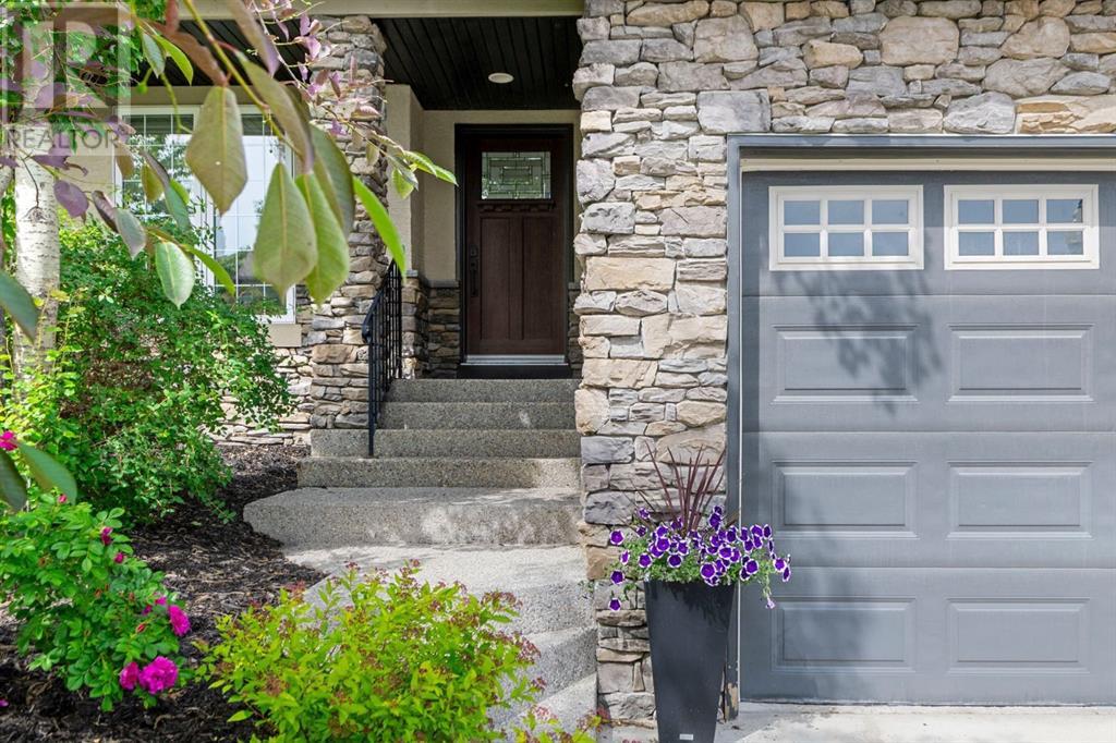 Single Family House for Sale in  Cougar Plateau Circle SW Cougar Ridge Calgary 