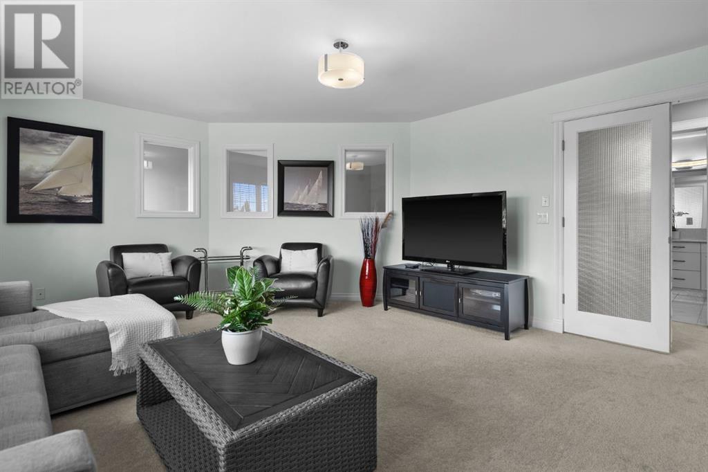 Single Family House for Sale in  Cougar Plateau Circle SW Cougar Ridge Calgary 