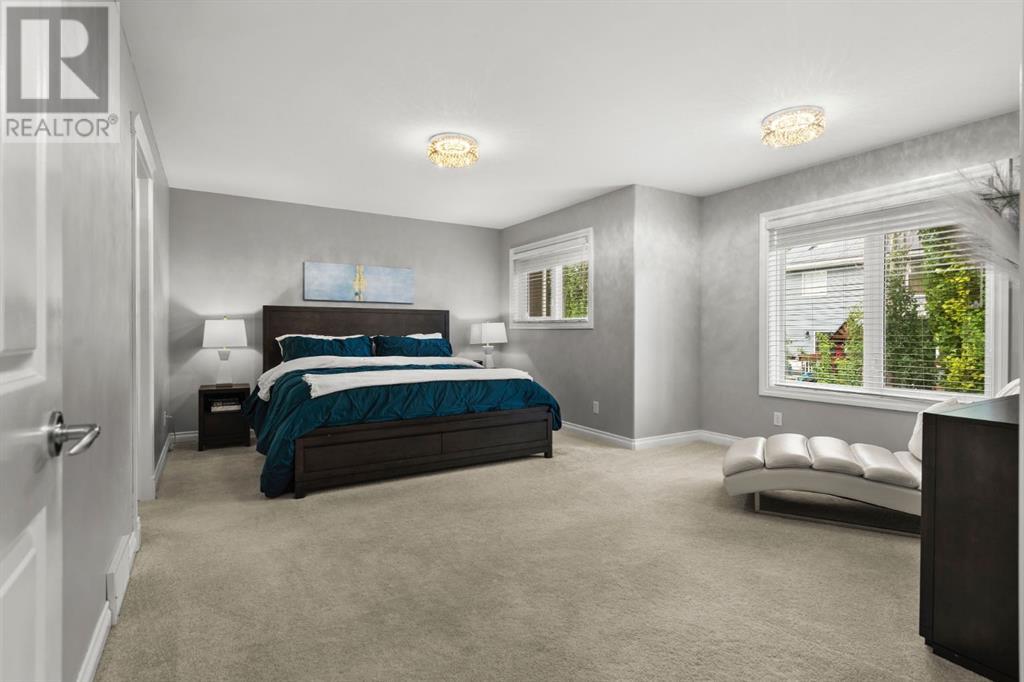 Single Family House for Sale in  Cougar Plateau Circle SW Cougar Ridge Calgary 