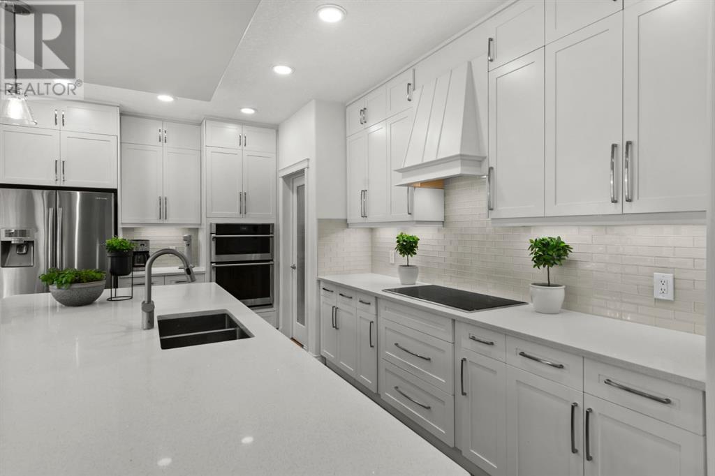 Single Family House for Sale in  Cougar Plateau Circle SW Cougar Ridge Calgary 