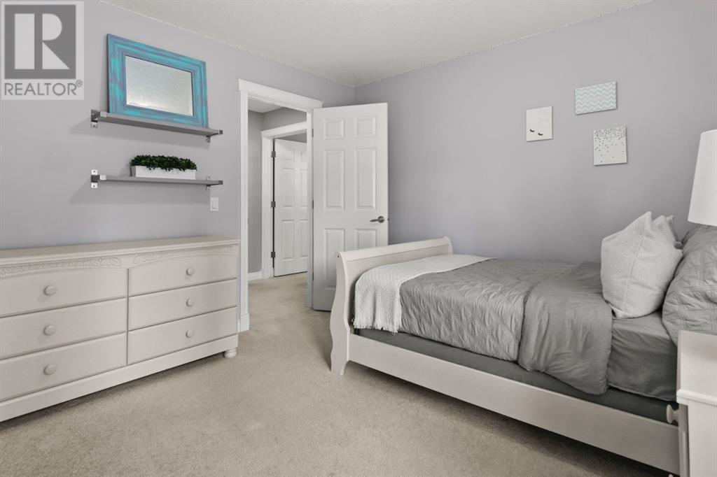 Single Family House for Sale in  Cougar Plateau Circle SW Cougar Ridge Calgary 