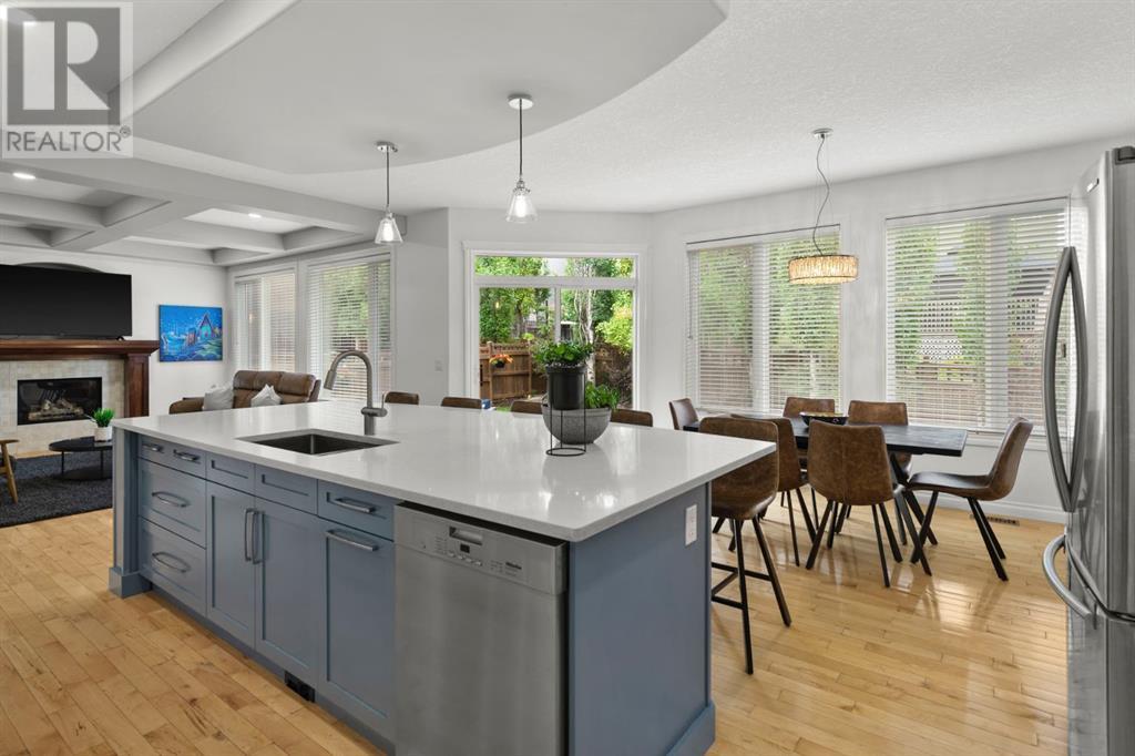 Single Family House for Sale in  Cougar Plateau Circle SW Cougar Ridge Calgary 