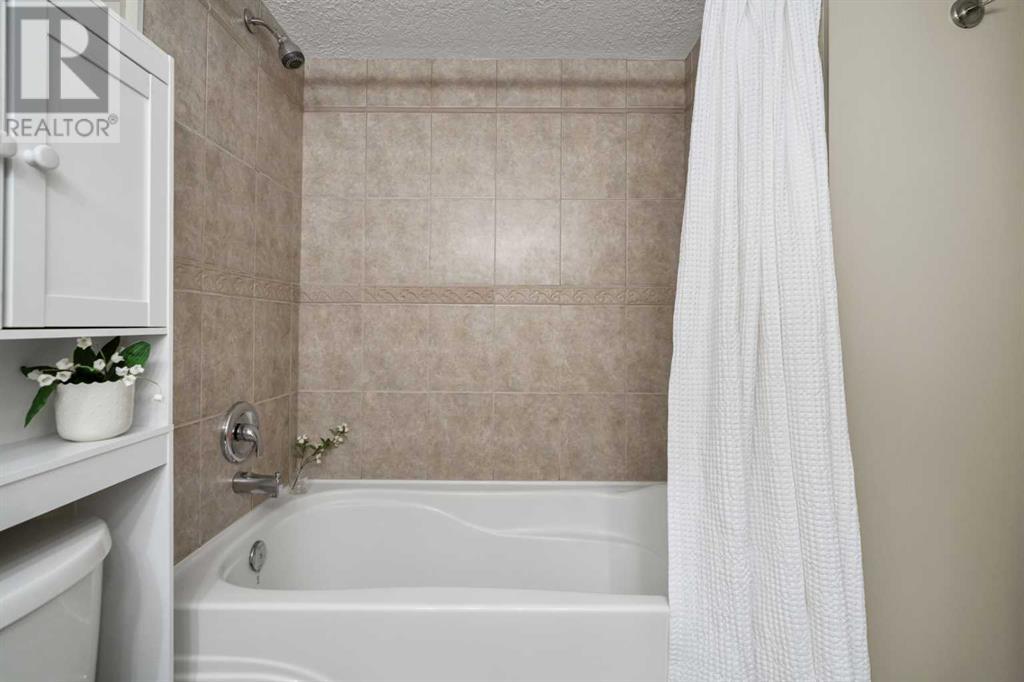 Single Family House for Sale in    Avenue SW Altadore Calgary 