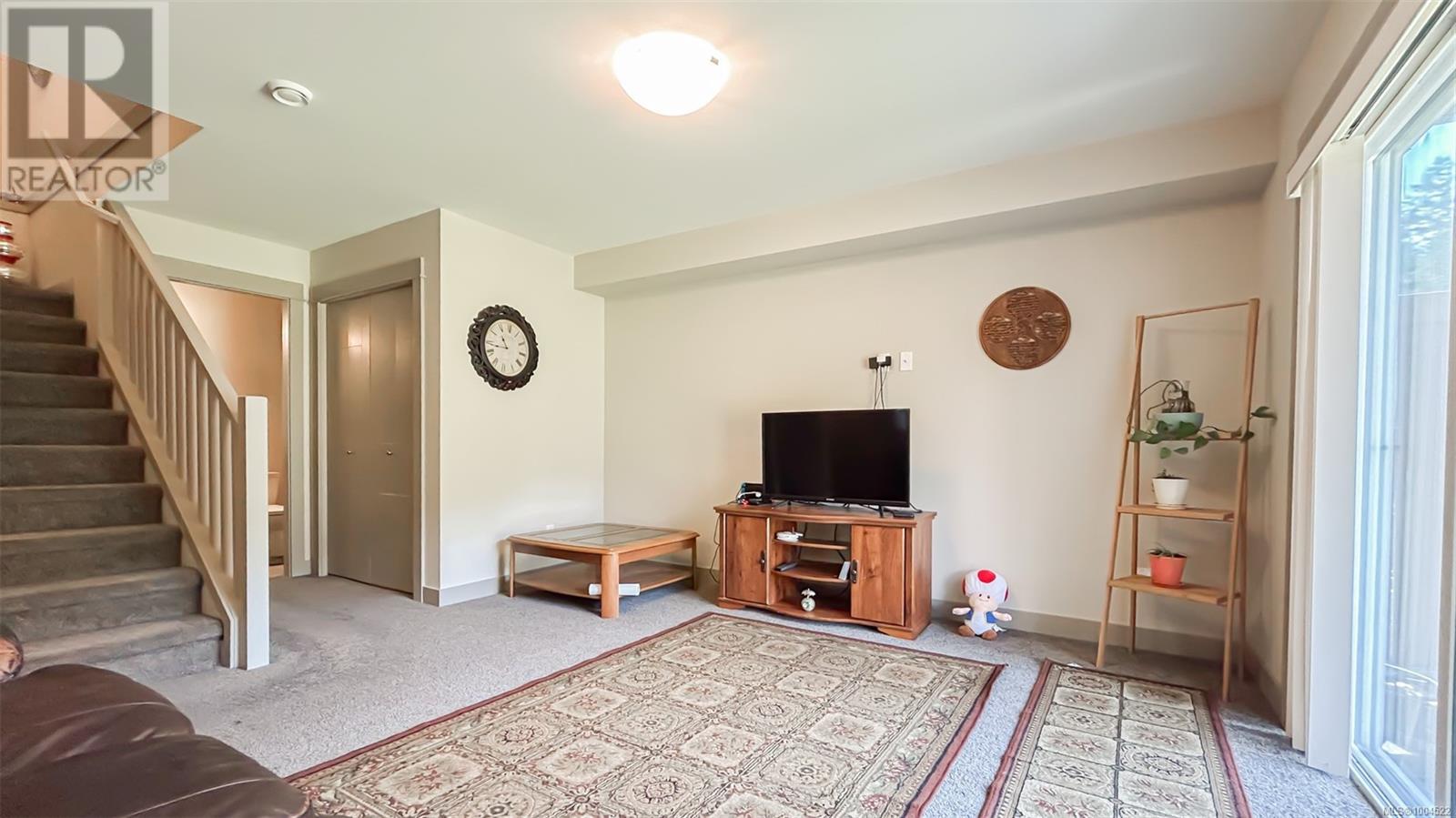 8 Massey Pl, View Royal