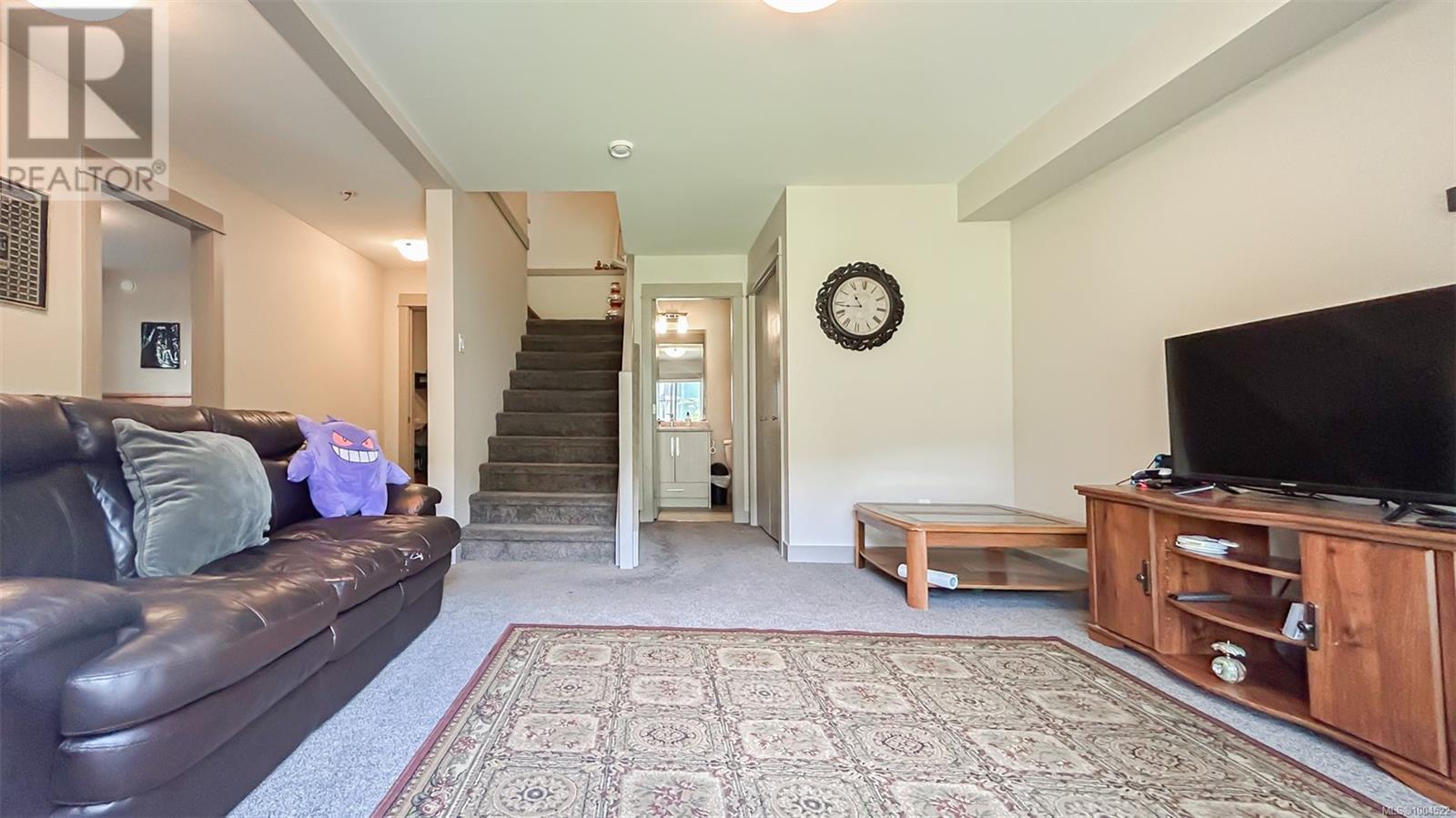 8 Massey Pl, View Royal