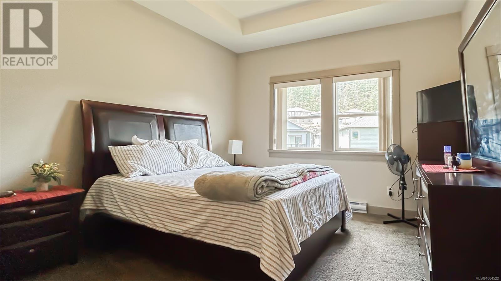 8 Massey Pl, View Royal